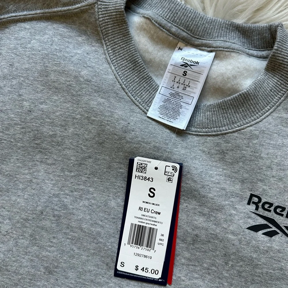 Reebok gray relaxed fit crewneck sweatshirt - Picture 6 of 13